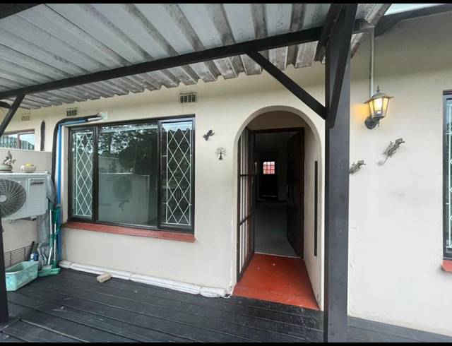 2 BEDROOM TOWNHOUSE FOR SALE IN THE WOLDS